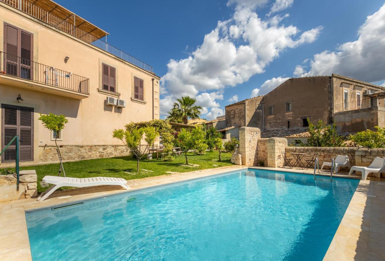 Villa Rosaria Rooms Noto Exteriör bild