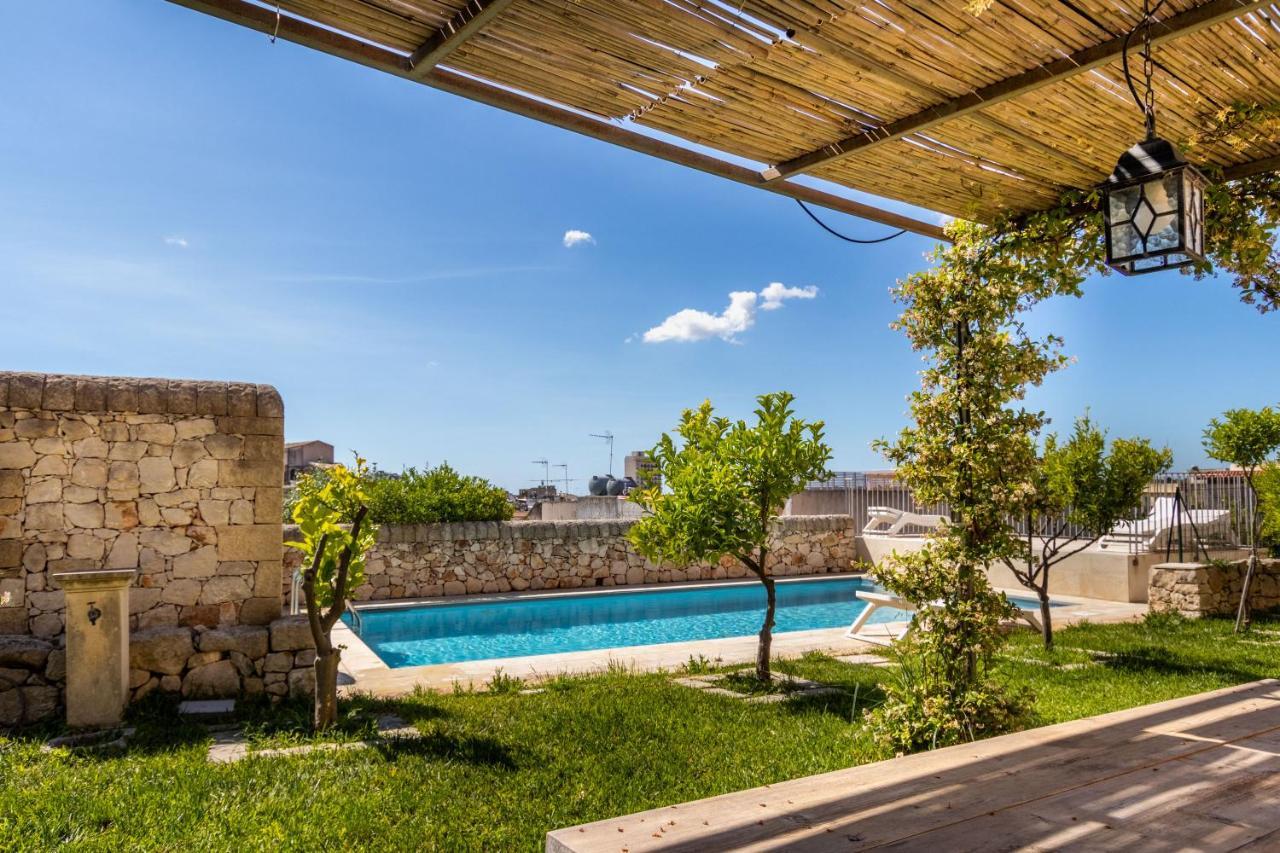 Villa Rosaria Rooms Noto Exteriör bild
