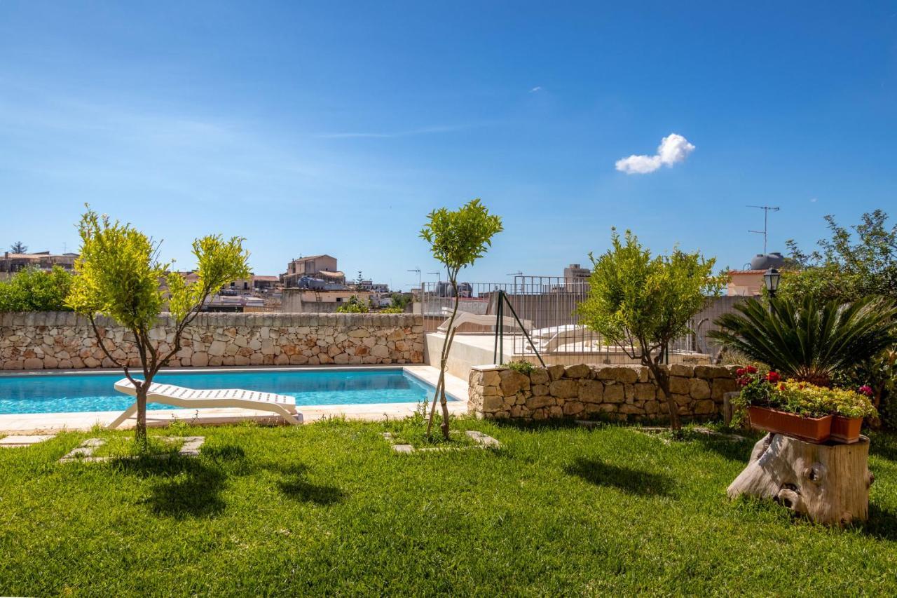 Villa Rosaria Rooms Noto Exteriör bild